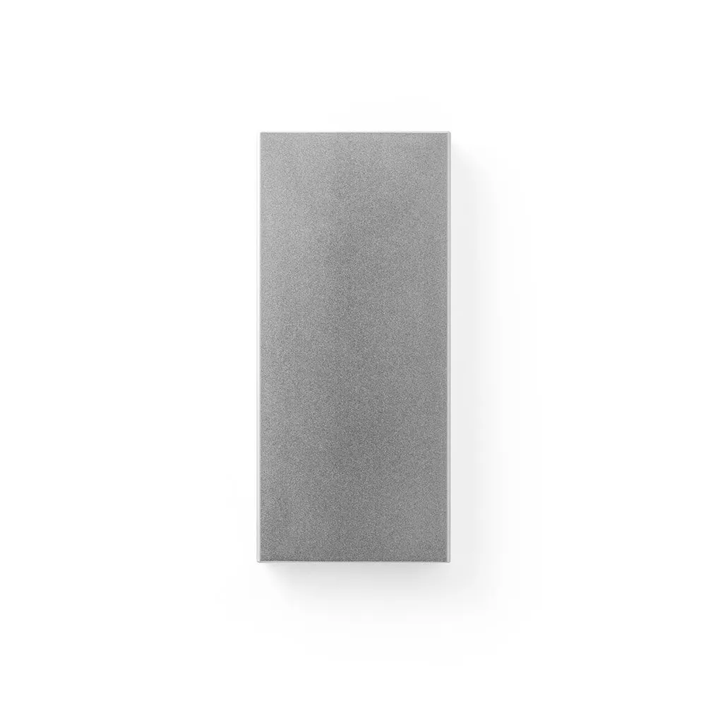 Bateria portátil em alumínio 100% reciclado e bateria em lítio com capacidade de 10’000 mAh