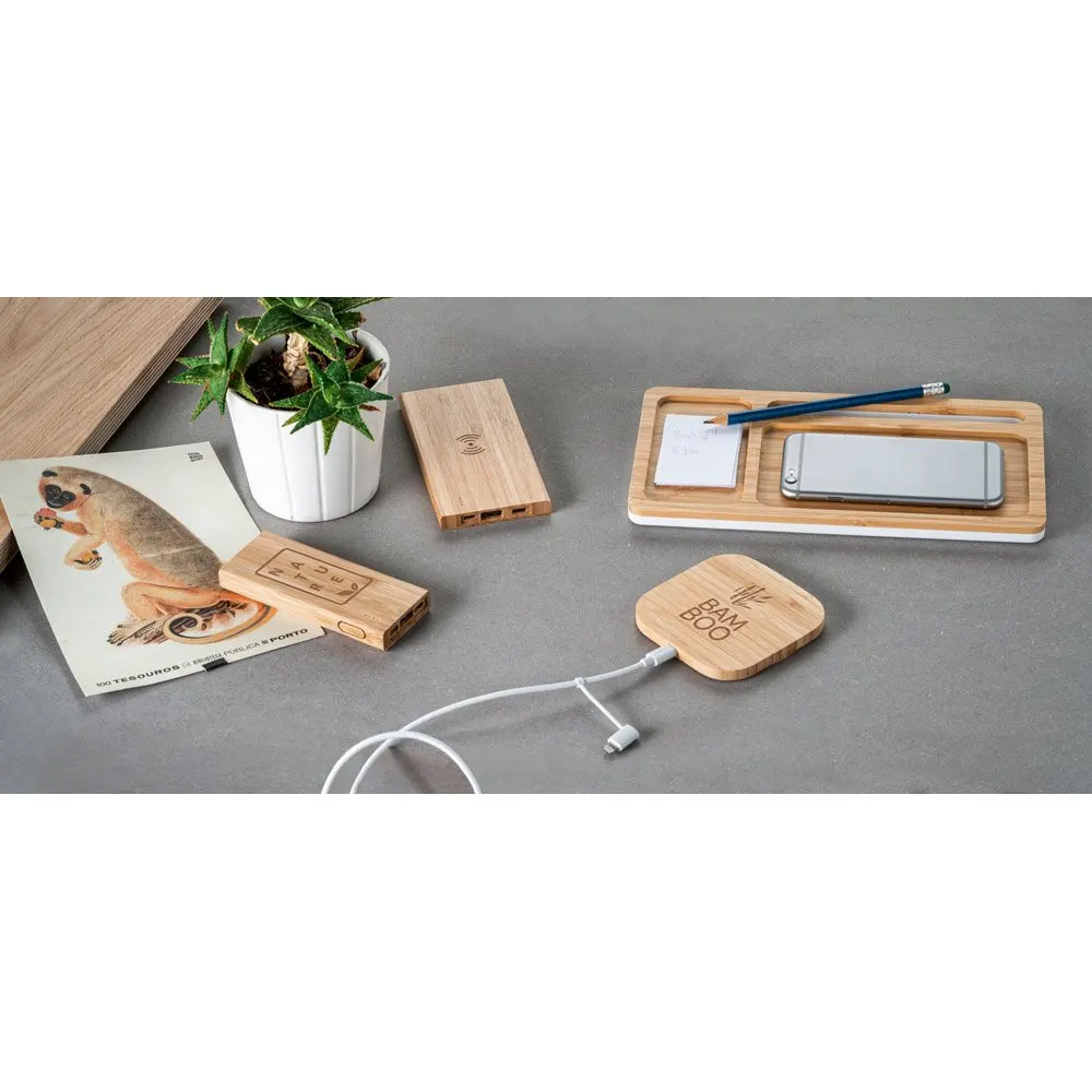 Bateria portátil em bambu com bateria de lítio 5’000 mAh