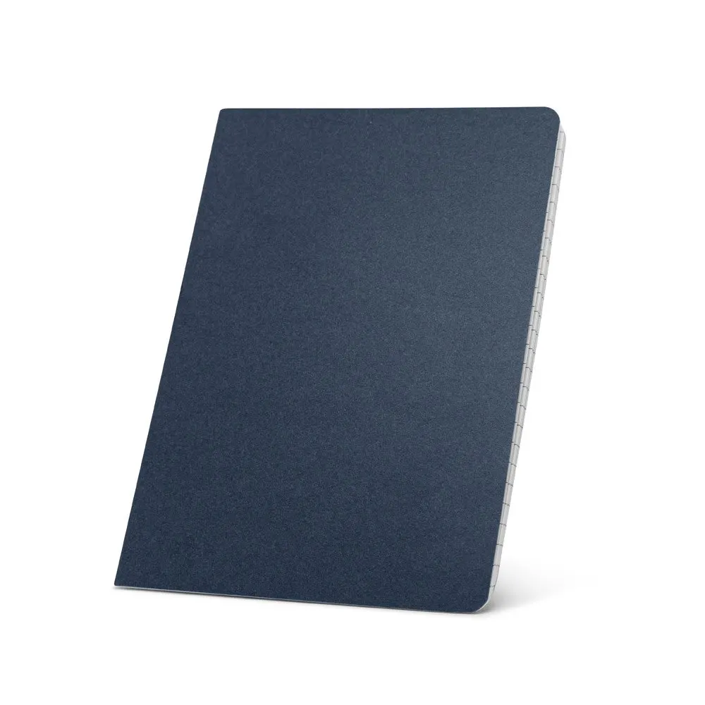 Caderno A5 de capa flexível em cartão kraft reciclado com 80 páginas pautadas recicladas