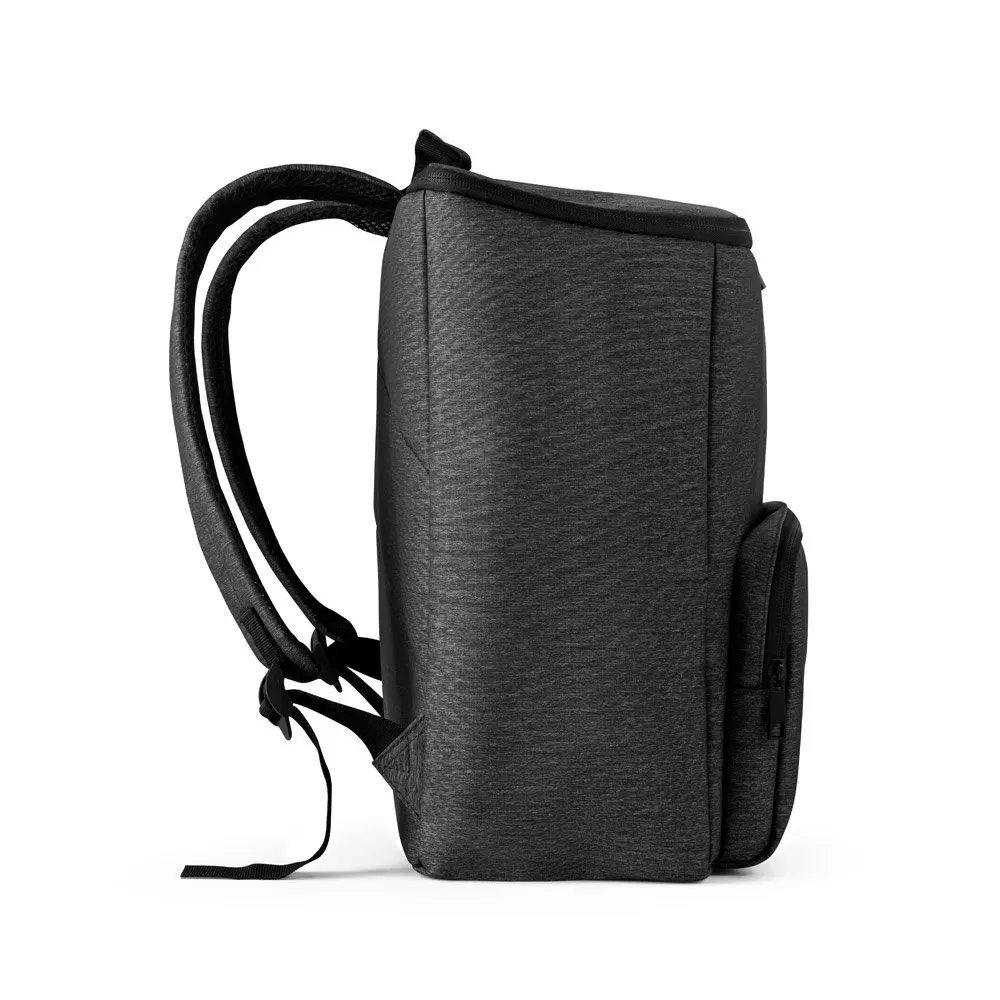 Cooler. Mochila com isolamento térmico em Nylon 2Tone com interior forrado em PEVA 14 L