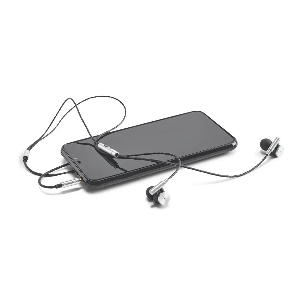 Fones de ouvido em metal e ABS