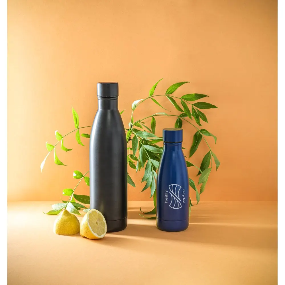 Garrafa térmica em aço inox 90% reciclado com parede dupla, isolada a vácuo e acabamento em mate 400 mL