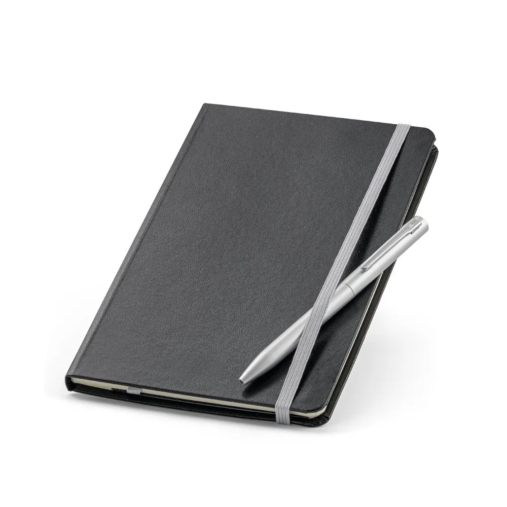 Kit de caderno e esferográfica. Caderno com 160 páginas pautadas e esferográfica com escrita em azul