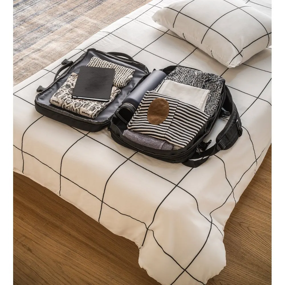 Mochila de viagem em poliéster reciclado 600D de alta densidade, com bolso para notebook 17’3″ e placa para gravação 29 L