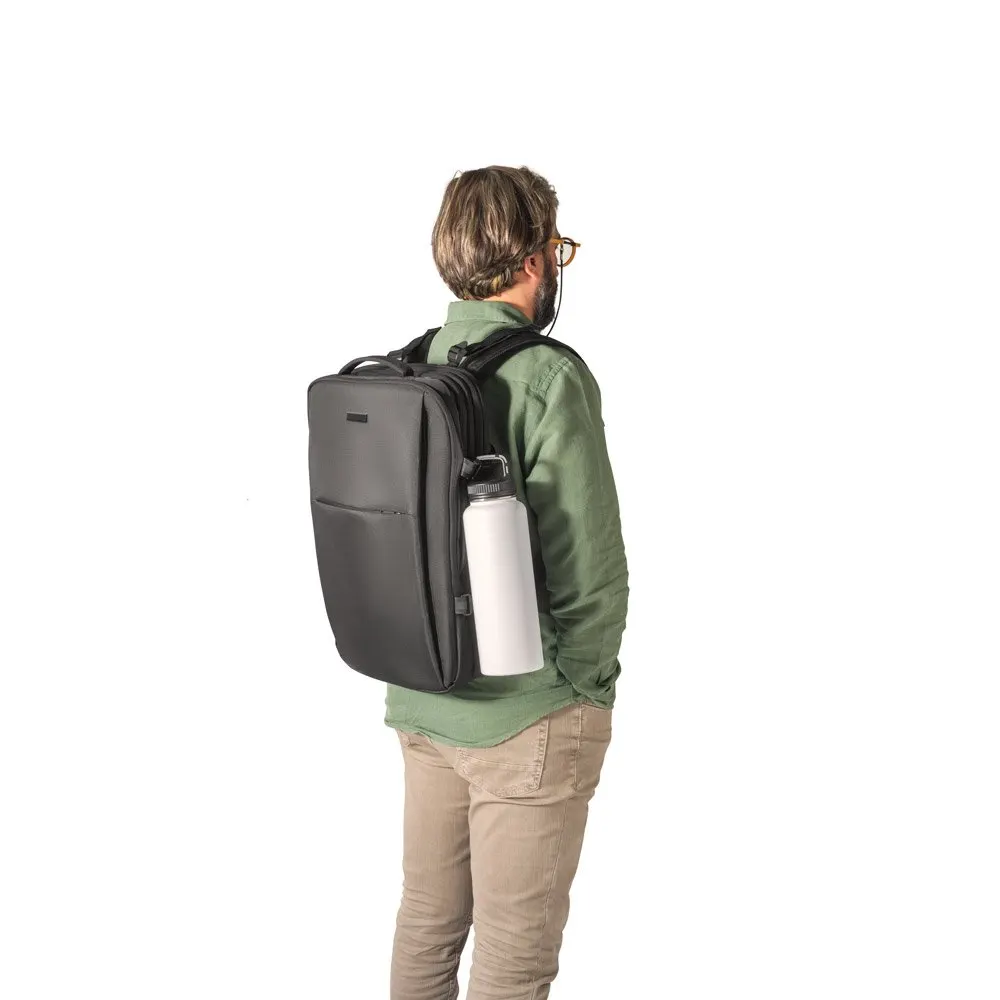 Mochila de viagem em poliéster reciclado 600D de alta densidade, com bolso para notebook 17’3″ e placa para gravação 29 L