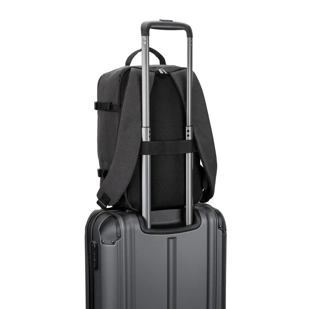 Mochila desenvolvida para cumprir as dimensões exigidas pelas companhias aéreas em poliéster reciclado 600D de alta densidade com acabamento repelente à água 20 L