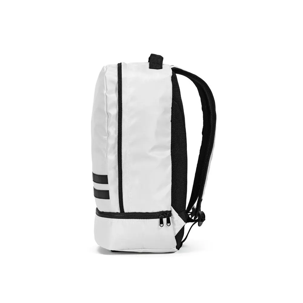 Mochila em poliéster reciclado 290T e sarja com compartimento para sapatos 25 L