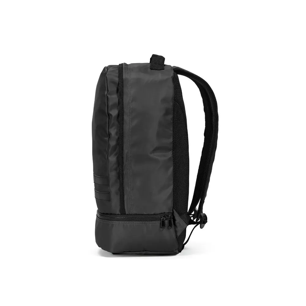 Mochila em poliéster reciclado 290T e sarja com compartimento para sapatos 25 L
