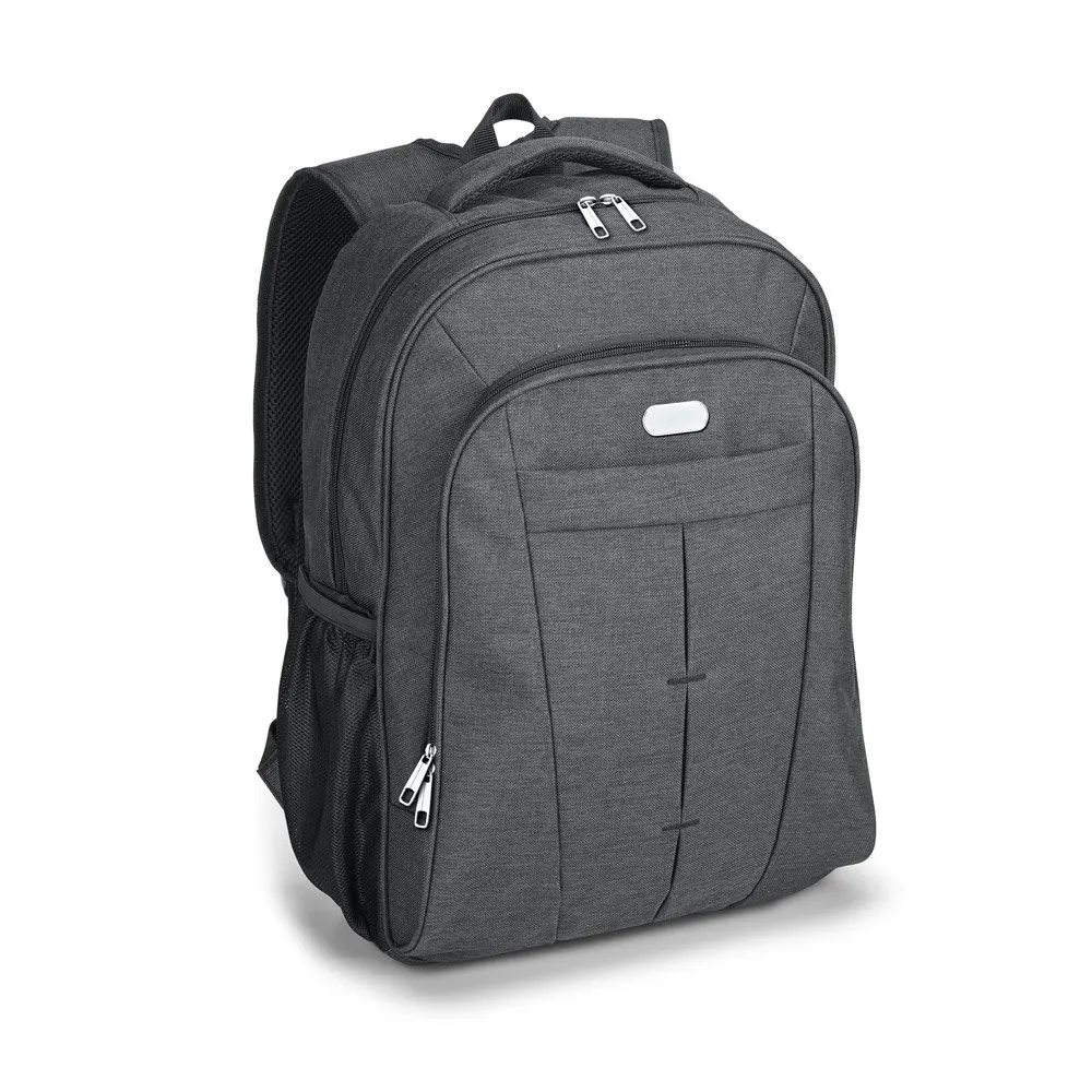 Mochila para notebook 17” em 600D de alta densidade com compartimento forrado e placa para personalização 24 L