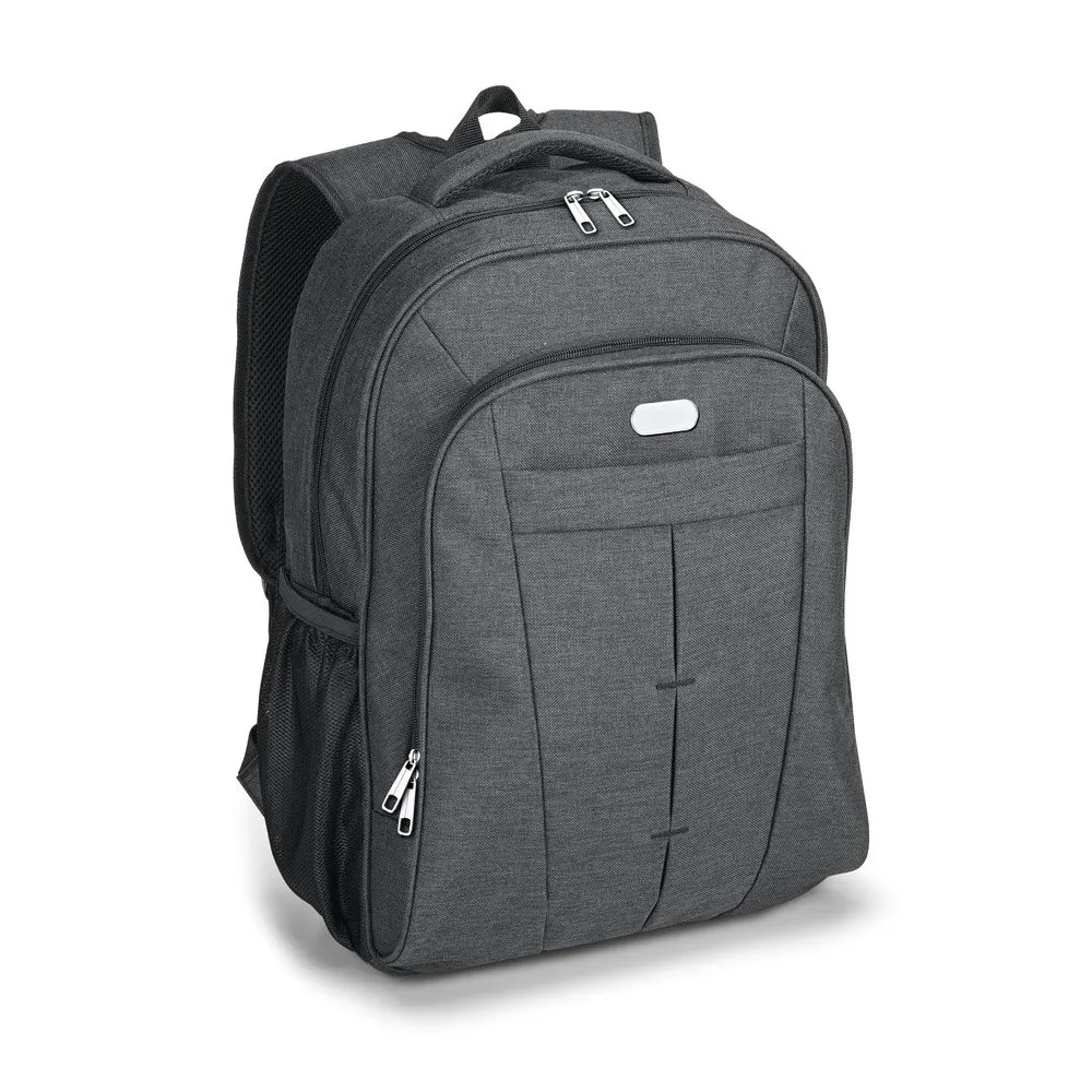 Mochila para notebook 17” em 600D de alta densidade com compartimento forrado e placa para personalização 24 L