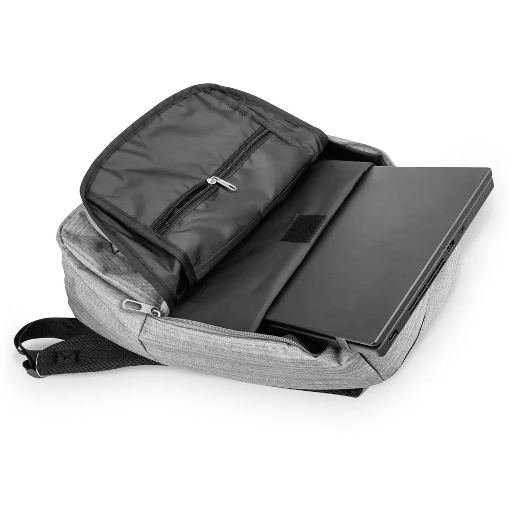 Mochila para notebook até 14” em poliéster 600D