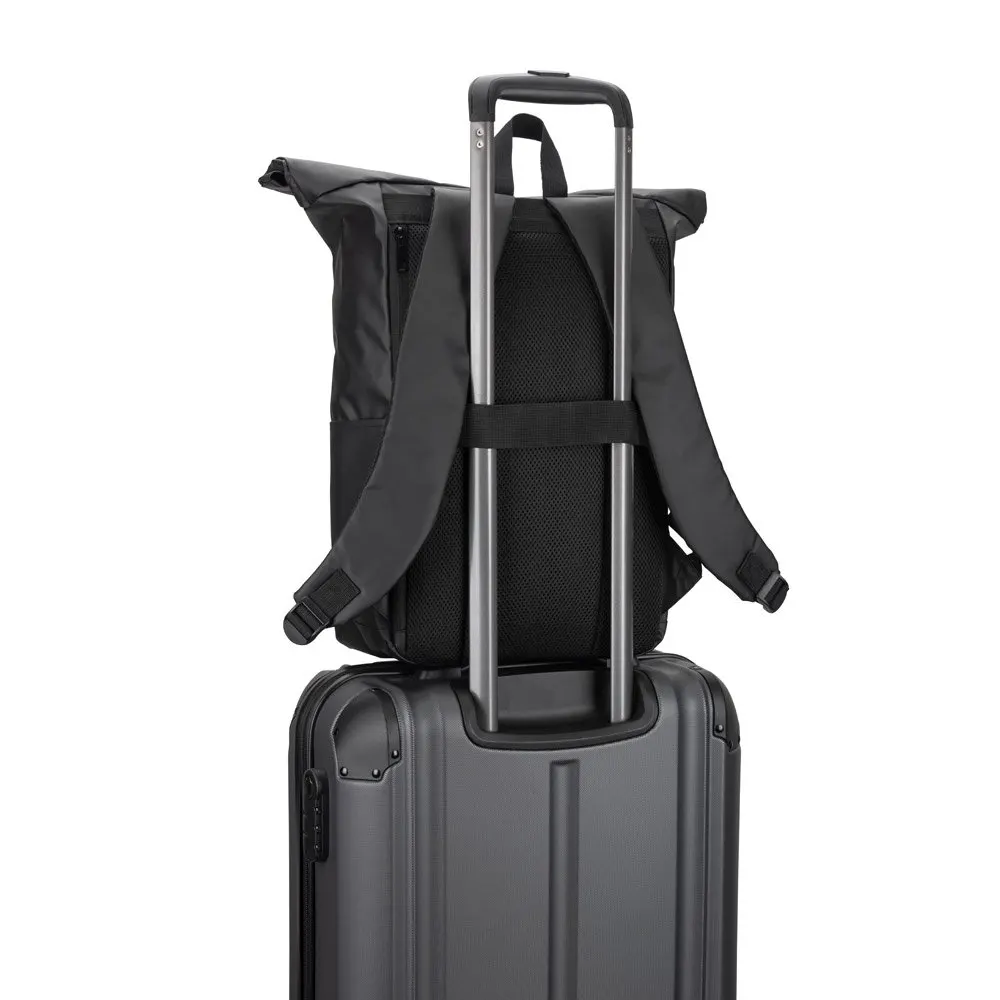 Mochila “Roll top” com design em sistema de fecho que permite enrolar a parte superior em poliéster reciclado 600D de alta densidade com revestimento resistente á água 20 L