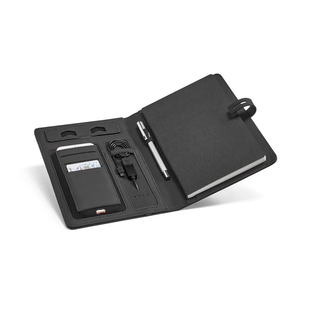 Pasta A5 em c. sintético com bateria portátil embutida (lítio) 4’000 mAh e caderno com 128 páginas pautadas