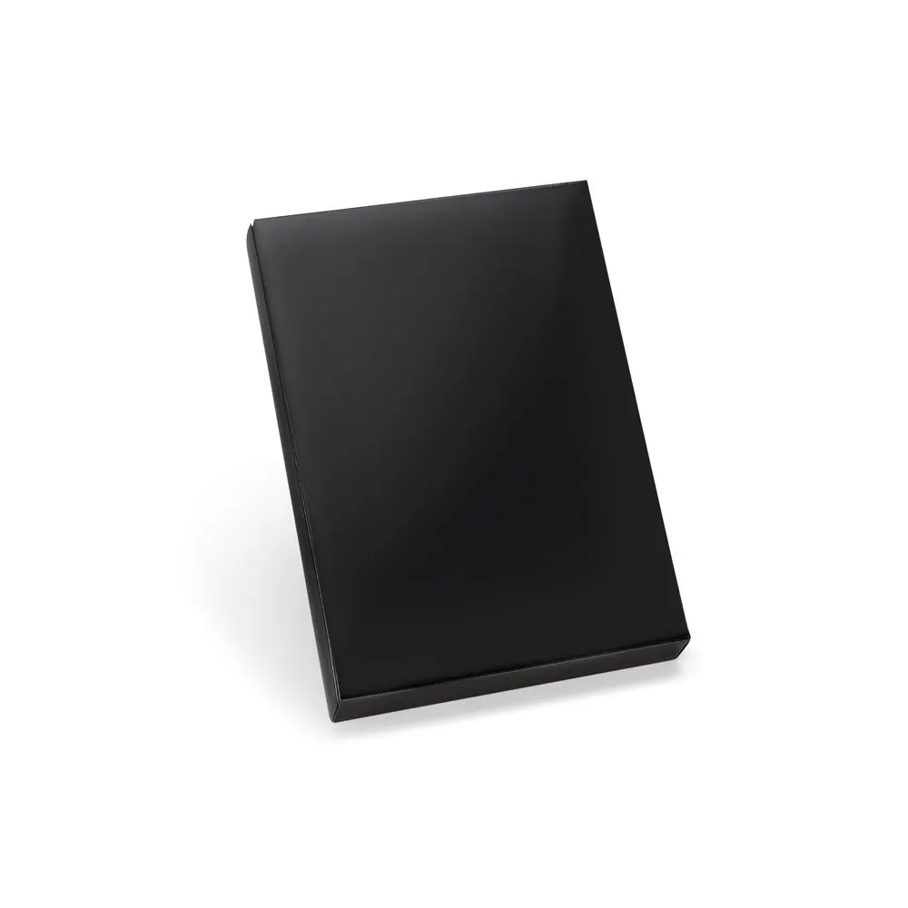Pasta A5 em c. sintético com bateria portátil embutida (lítio) 4’000 mAh e caderno com 128 páginas pautadas
