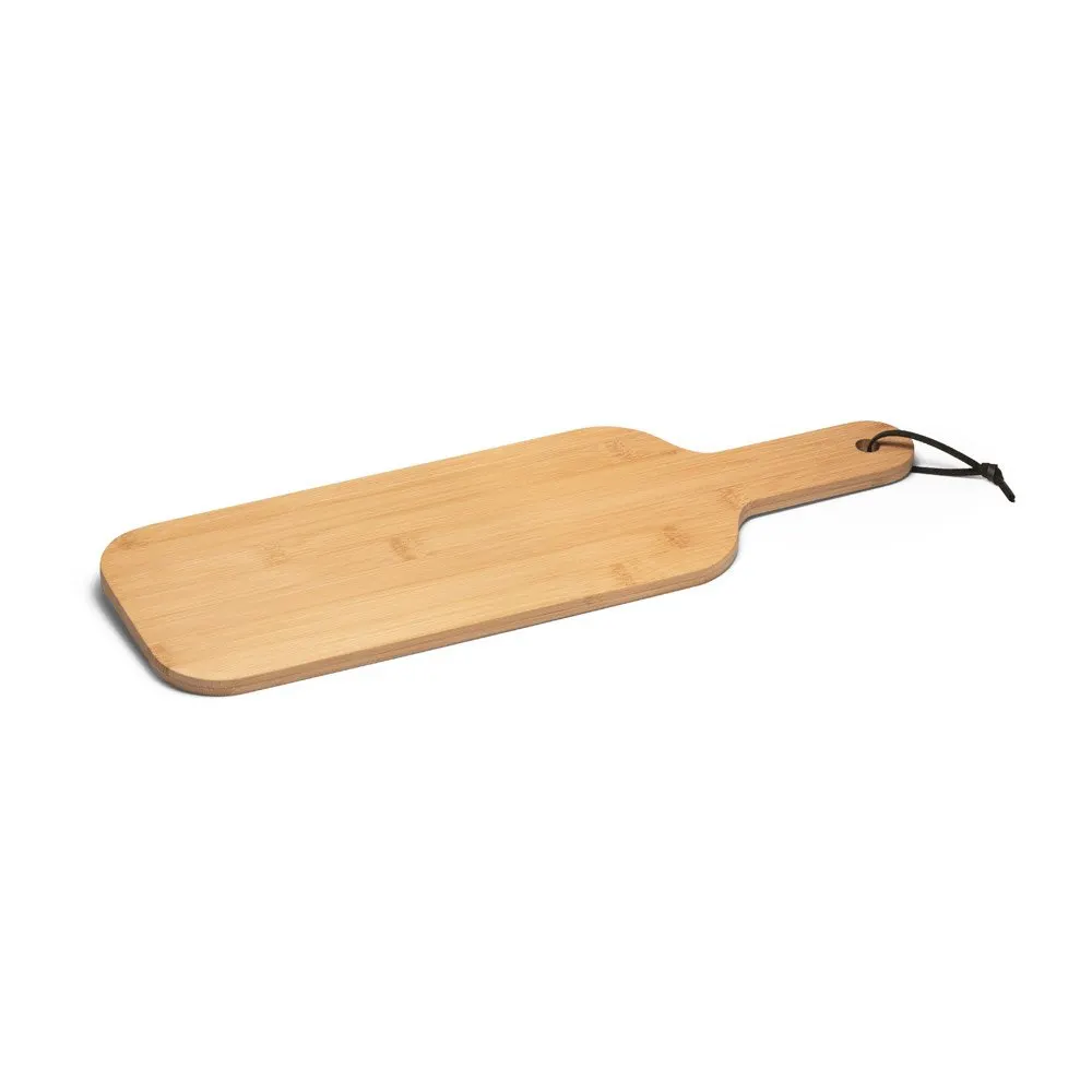 Tábua em bambu ideal para servir aperitivos com fitas para pedurar